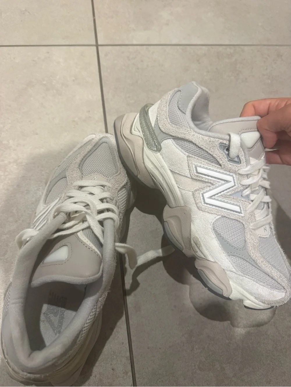 New Balance Women's White and Light Gray Chunky Retro Sneakers